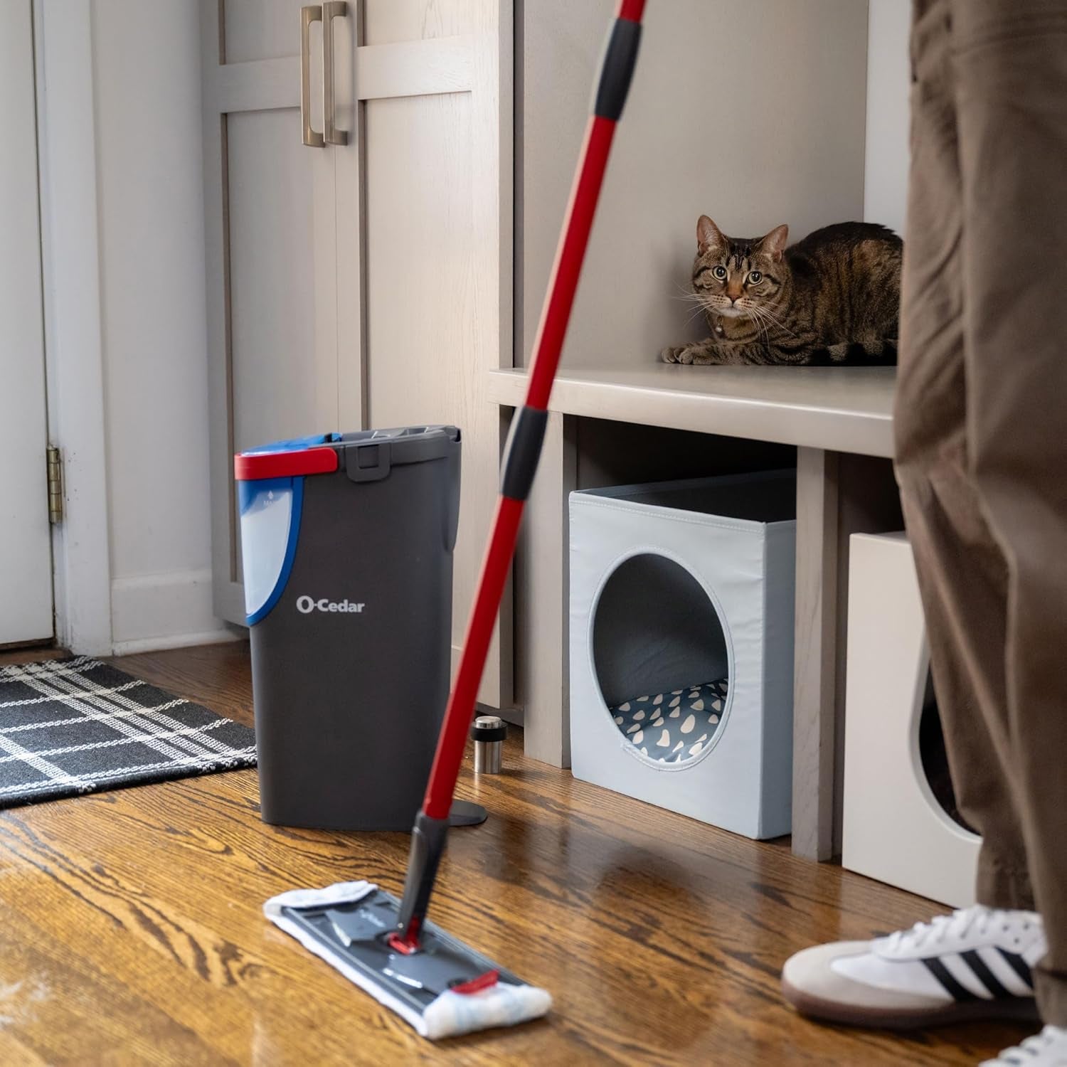O-Cedar H2Pro Flat Mop System – Dual-Tank Cleaning for Spotless Floors